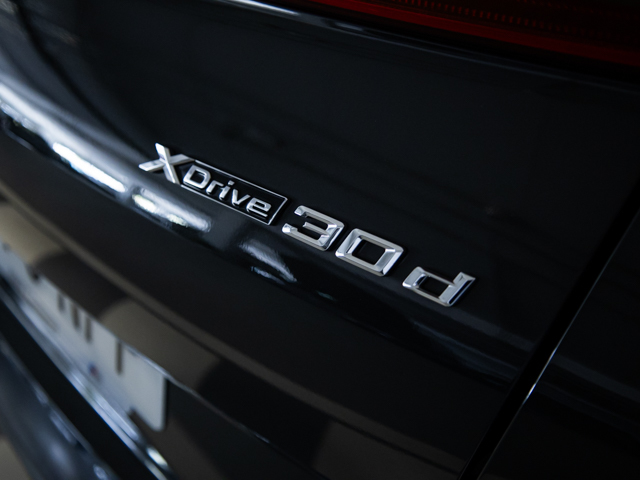 BMW X6 xDrive30d color Gris. Año 2025. 210KW(286CV). Diésel. En concesionario BMW Fuenteolid Valladolid de Valladolid