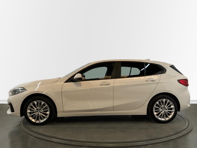 BMW Serie 1 118d color Blanco. Año 2024. 110KW(150CV). Diésel. En concesionario Proa Premium Palma de Illes Balears