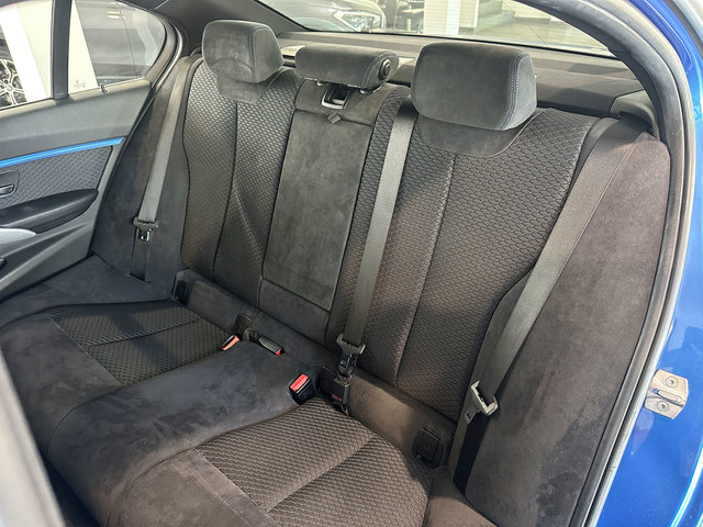 BMW Serie 3 320d color Azul. Año 2016. 140KW(190CV). Diésel. En concesionario Autogal de Ourense