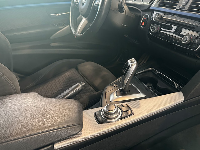BMW Serie 3 320d color Azul. Año 2016. 140KW(190CV). Diésel. En concesionario Autogal de Ourense