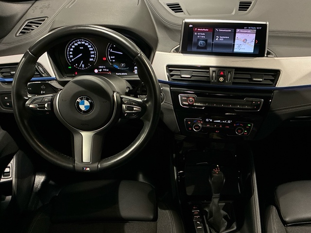 BMW X1 xDrive25e color Negro. Año 2021. 162KW(220CV). Híbrido Electro/Gasolina. En concesionario BMW Marcos Automoción de Valencia