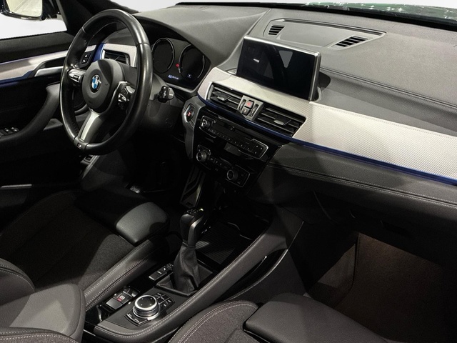 BMW X1 xDrive25e color Negro. Año 2021. 162KW(220CV). Híbrido Electro/Gasolina. En concesionario BMW Marcos Automoción de Valencia