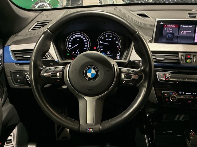 BMW X1 xDrive25e color Negro. Año 2021. 162KW(220CV). Híbrido Electro/Gasolina. En concesionario BMW Marcos Automoción de Valencia