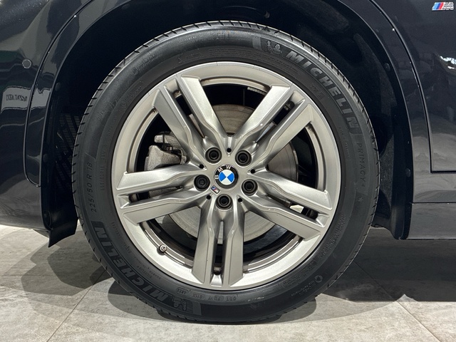 BMW X1 xDrive25e color Negro. Año 2021. 162KW(220CV). Híbrido Electro/Gasolina. En concesionario BMW Marcos Automoción de Valencia