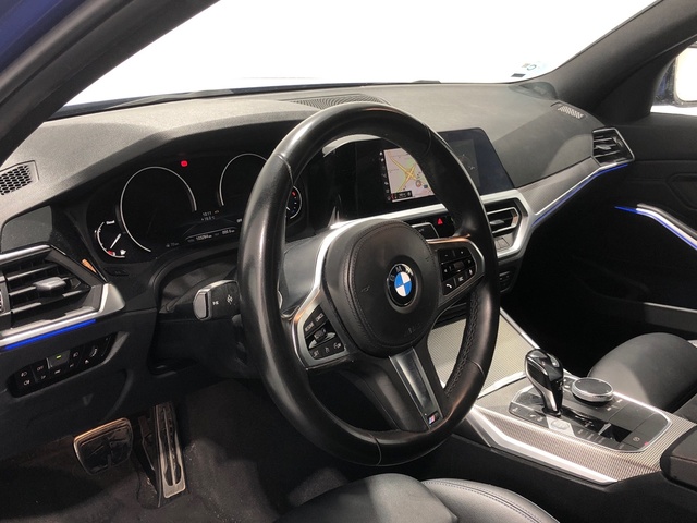 BMW Serie 3 318d color Azul. Año 2020. 110KW(150CV). Diésel. En concesionario Auto Premier, S.A. - ALCALÁ DE HENARES de Madrid