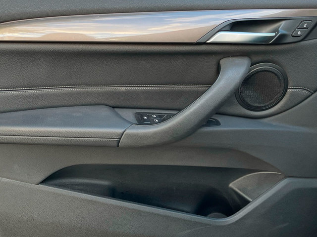 BMW X1 sDrive18d color Gris. Año 2017. 110KW(150CV). Diésel. En concesionario Murcia Premium S.L. AV DEL ROCIO de Murcia