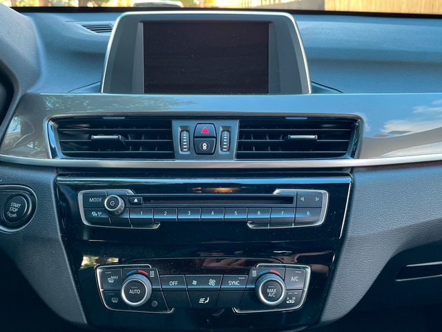 BMW X1 sDrive18d color Gris. Año 2017. 110KW(150CV). Diésel. En concesionario Murcia Premium S.L. AV DEL ROCIO de Murcia