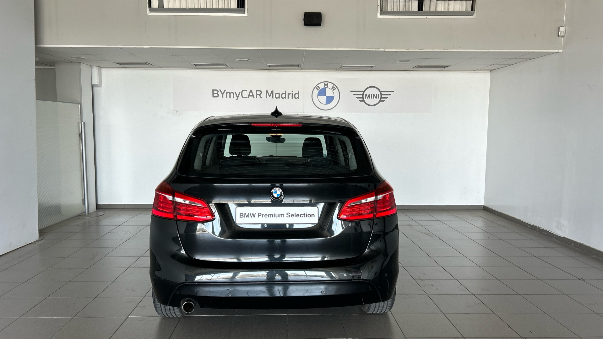 BMW Serie 2 218d Active Tourer color Negro. Año 2016. 110KW(150CV). Diésel. En concesionario BYmyCAR Madrid - Alcalá de Madrid