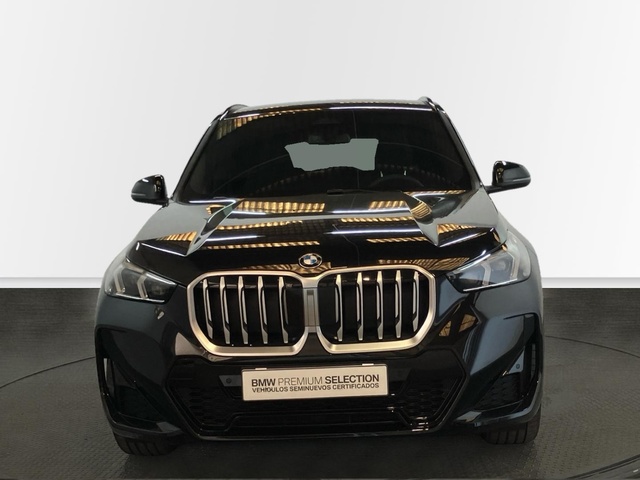 BMW X1 sDrive18i color Negro. Año 2025. 100KW(136CV). Gasolina. En concesionario Proa Premium Palma de Illes Balears