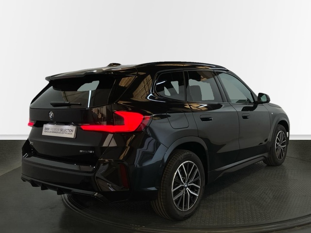 BMW X1 sDrive18i color Negro. Año 2025. 100KW(136CV). Gasolina. En concesionario Proa Premium Palma de Illes Balears