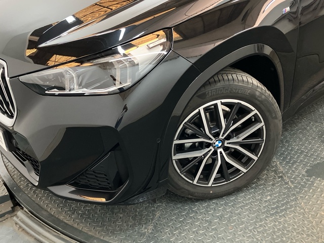 BMW X1 sDrive18i color Negro. Año 2025. 100KW(136CV). Gasolina. En concesionario Proa Premium Palma de Illes Balears