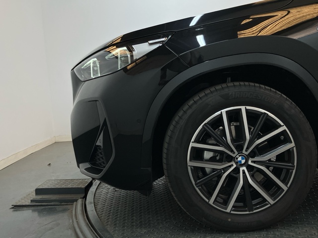 BMW X1 sDrive18i color Negro. Año 2025. 100KW(136CV). Gasolina. En concesionario Proa Premium Palma de Illes Balears