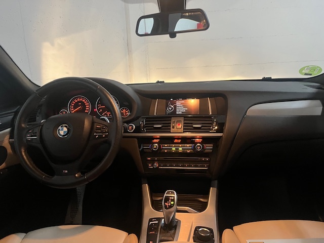 BMW X4 xDrive35d color Rojo. Año 2015. 230KW(313CV). Diésel. En concesionario Amiocar S.A. de Coruña