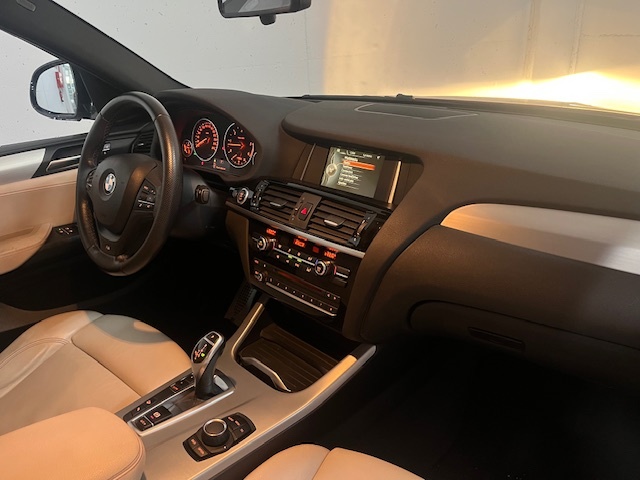 BMW X4 xDrive35d color Rojo. Año 2015. 230KW(313CV). Diésel. En concesionario Amiocar S.A. de Coruña