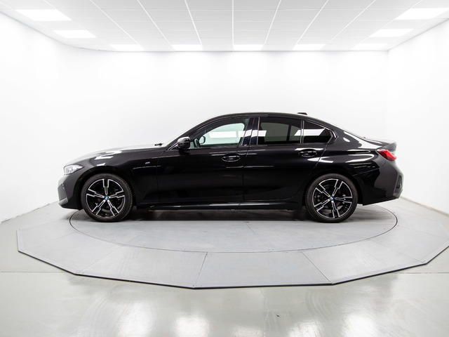 BMW Serie 3 318d color Negro. Año 2024. 110KW(150CV). Diésel. En concesionario Móvil Begar Alicante de Alicante