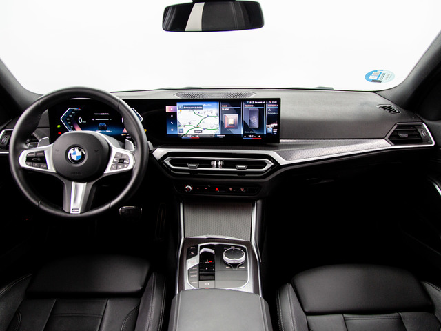 BMW Serie 3 318d color Negro. Año 2024. 110KW(150CV). Diésel. En concesionario Móvil Begar Alicante de Alicante
