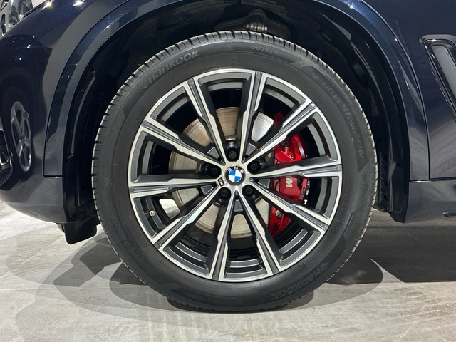 BMW X5 xDrive30d color Negro. Año 2021. 210KW(286CV). Diésel. En concesionario BMW Marcos Automoción de Valencia