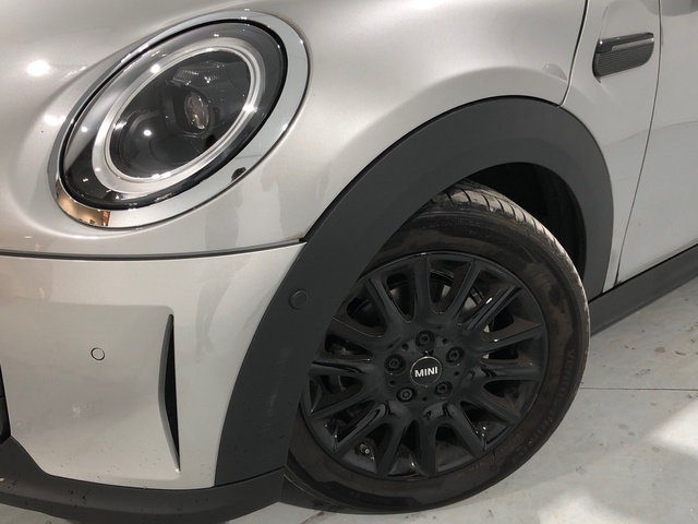 fotoG 5 del MINI MINI 5 Puertas Cooper 100 kW (136 CV) 136cv Gasolina del 2024 en Madrid