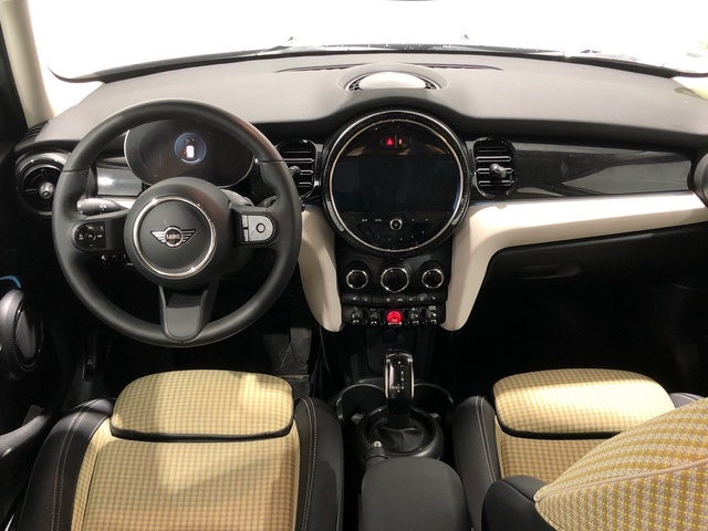 fotoG 6 del MINI MINI 5 Puertas Cooper 100 kW (136 CV) 136cv Gasolina del 2024 en Madrid