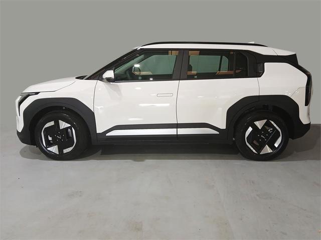 Foto 3 Kia EV3 Air Standard Range 150 kW (204 CV)