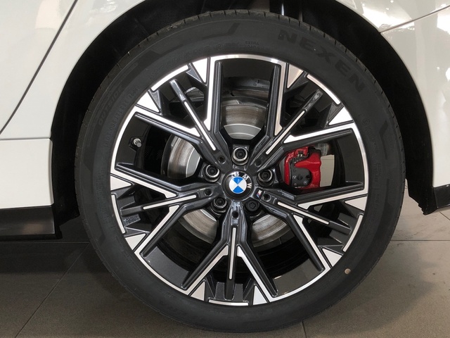 BMW Serie 1 118d color Blanco. Año 2025. 110KW(150CV). Diésel. En concesionario Auto Premier, S.A. - MADRID de Madrid