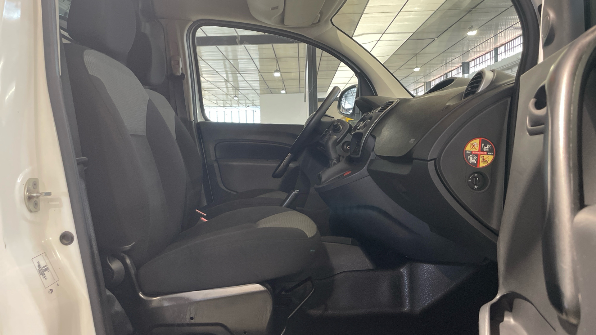 Renault Kangoo Furgon dCi 75 en Barcelona