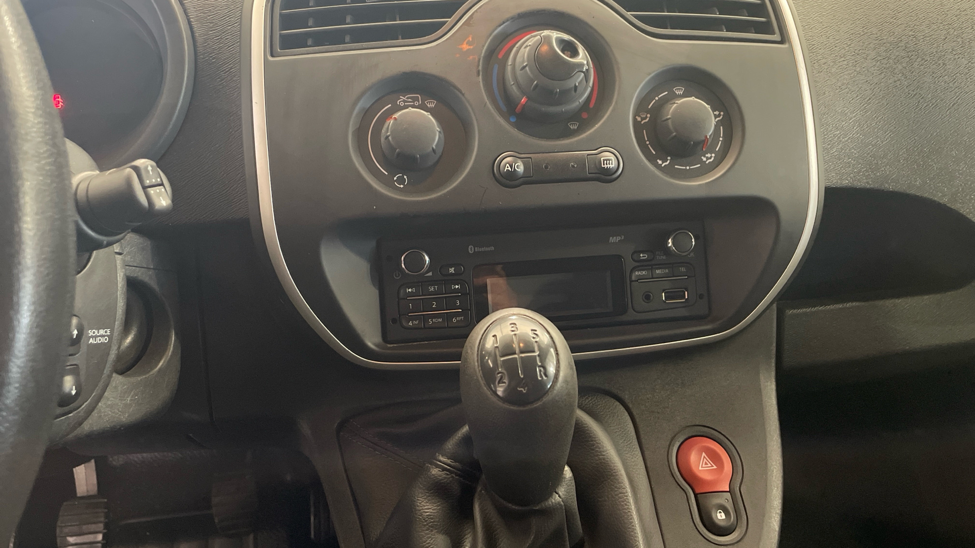 Renault Kangoo Furgon dCi 75 en Barcelona