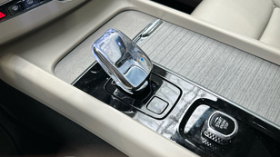 Volvo XC60 T6 Recharge Ultimate Dark AWD Auto 257 kW (350 CV) - 15 Volvo XC60 T6 Ocasión 257 KW (350CV) - 15