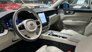 Volvo XC60 T6 Recharge Ultimate Dark AWD Auto 257 kW (350 CV) - 45 Volvo XC60 T6 Ocasión 257 KW (350CV) - 45