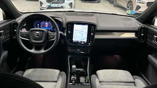 Volvo XC40 B3 G Plus Dark Auto 120 kW (163 CV) - 21 Volvo XC40 B3 G Ocasión 120 KW (163CV) - 21