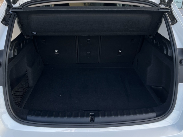 BMW X1 sDrive18d color Blanco. Año 2023. 110KW(150CV). Diésel. En concesionario Grünblau Motor (Bmw y Mini) de Cantabria