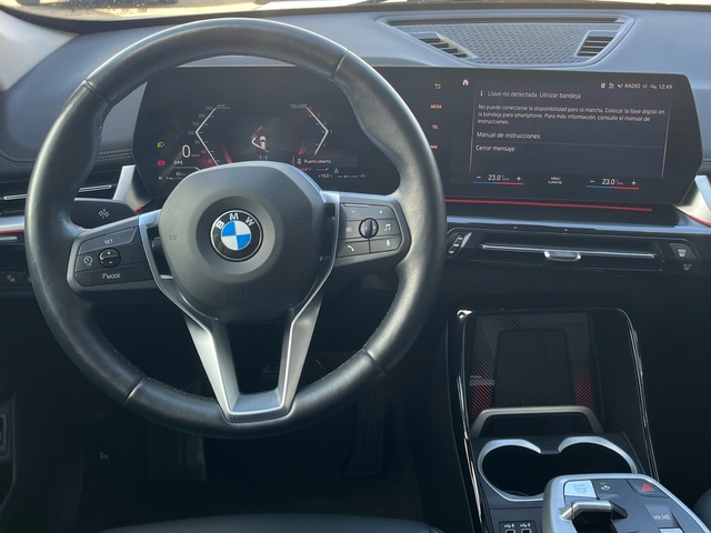 BMW X1 sDrive18d color Blanco. Año 2023. 110KW(150CV). Diésel. En concesionario Grünblau Motor (Bmw y Mini) de Cantabria