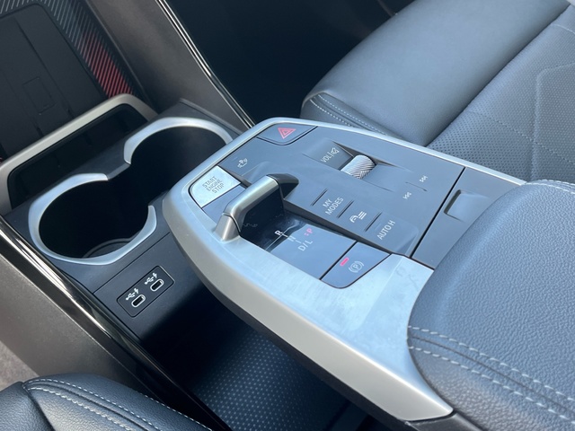 BMW X1 sDrive18d color Blanco. Año 2023. 110KW(150CV). Diésel. En concesionario Grünblau Motor (Bmw y Mini) de Cantabria