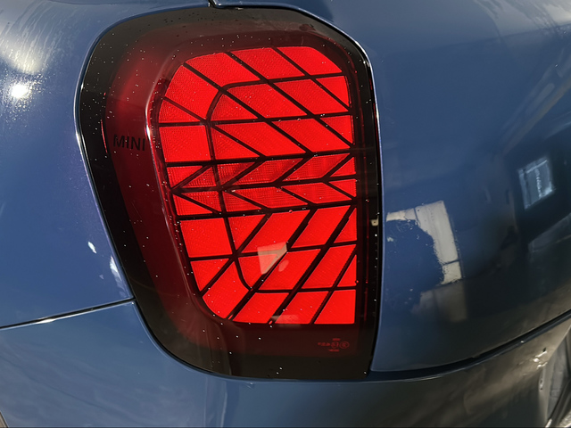 fotoG 16 del MINI MINI Aceman SE 160 kW (218 CV) 218cv Eléctrico del 2025 en Sevilla