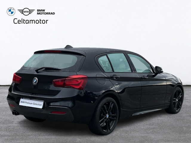 BMW Serie 1 120i color Negro. Año 2019. 135KW(184CV). Gasolina. En concesionario Celtamotor Caldas Reis de Pontevedra