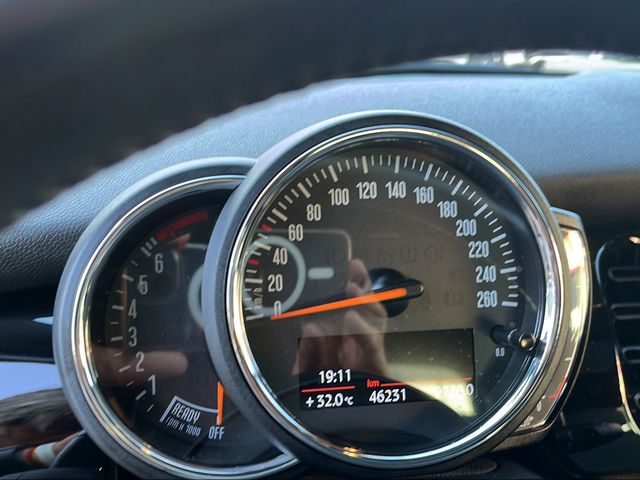 fotoG 15 del MINI MINI 3 Puertas Cooper 100 kW (136 CV) 136cv Gasolina del 2022 en Granada