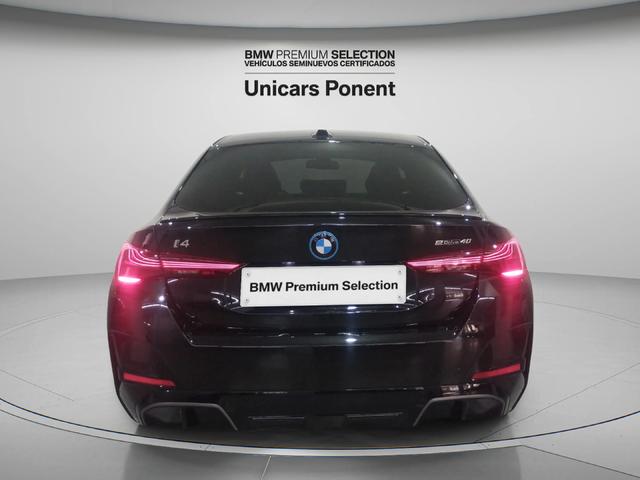 BMW i4 eDrive40 color Negro. Año 2025. 250KW(340CV). Eléctrico. En concesionario Unicars Ponent de Lleida