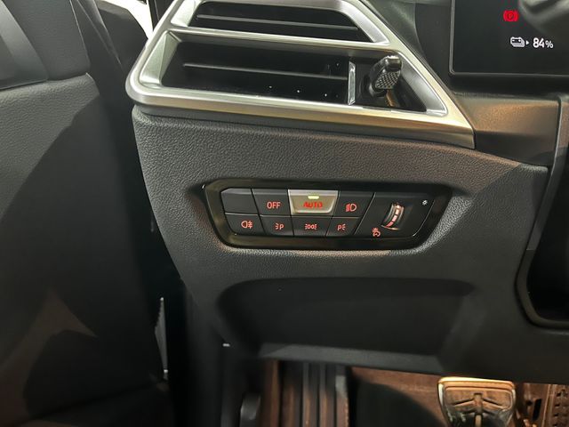 BMW i4 eDrive40 color Negro. Año 2025. 250KW(340CV). Eléctrico. En concesionario Unicars Ponent de Lleida