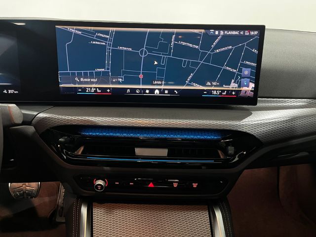 BMW i4 eDrive40 color Negro. Año 2025. 250KW(340CV). Eléctrico. En concesionario Unicars Ponent de Lleida