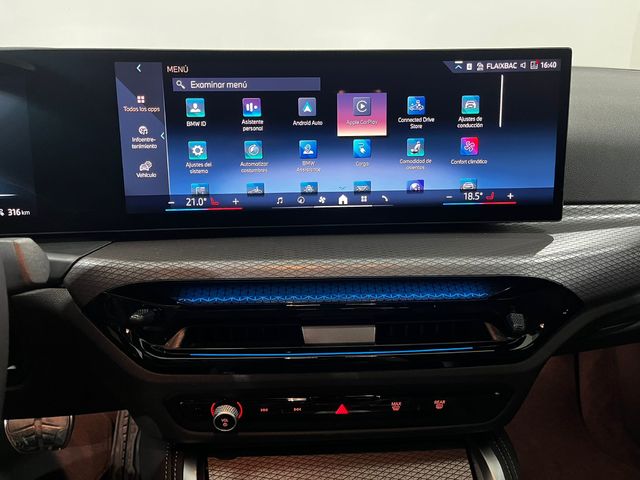 BMW i4 eDrive40 color Negro. Año 2025. 250KW(340CV). Eléctrico. En concesionario Unicars Ponent de Lleida