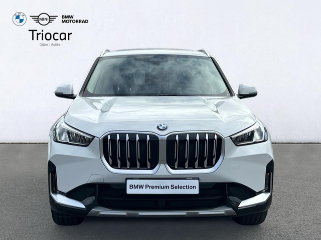 BMW X1 sDrive18d color Blanco. Año 2025. 110KW(150CV). Diésel. En concesionario Triocar Avilés (Bmw y Mini) de Asturias