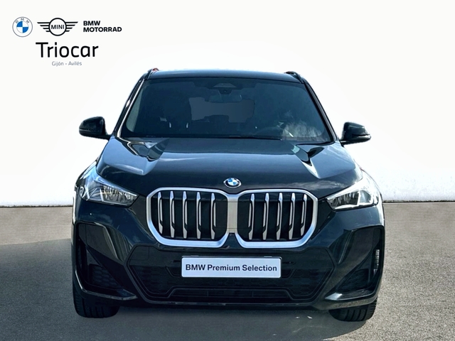 BMW X1 sDrive18d color Negro. Año 2025. 110KW(150CV). Diésel. En concesionario Triocar Avilés (Bmw y Mini) de Asturias
