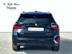 BMW X1 sDrive18d color Negro. Año 2025. 110KW(150CV). Diésel. En concesionario Triocar Avilés (Bmw y Mini) de Asturias