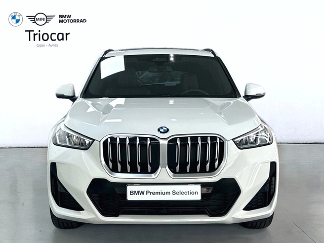 BMW X1 sDrive18d color Blanco. Año 2025. 110KW(150CV). Diésel. En concesionario Triocar Gijón (Bmw y Mini) de Asturias