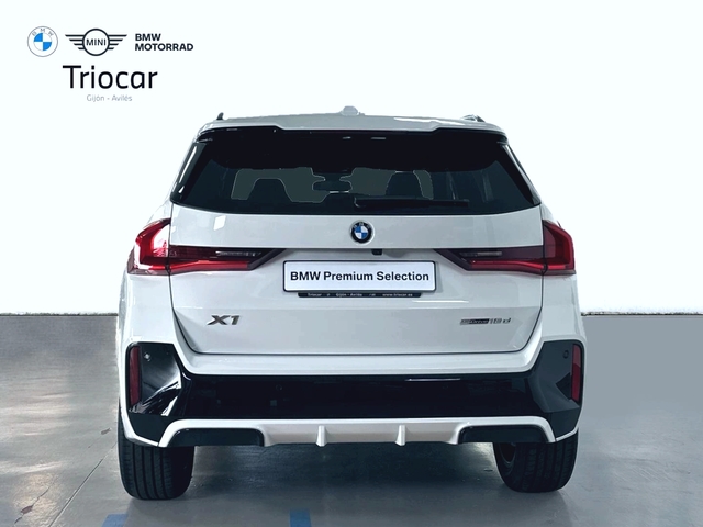 BMW X1 sDrive18d color Blanco. Año 2025. 110KW(150CV). Diésel. En concesionario Triocar Gijón (Bmw y Mini) de Asturias