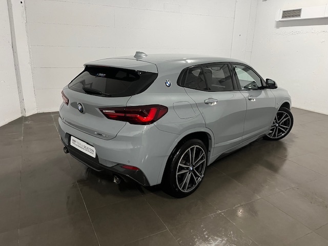 BMW X2 sDrive18d color Gris. Año 2023. 110KW(150CV). Diésel. En concesionario Amiocar S.A. de Coruña