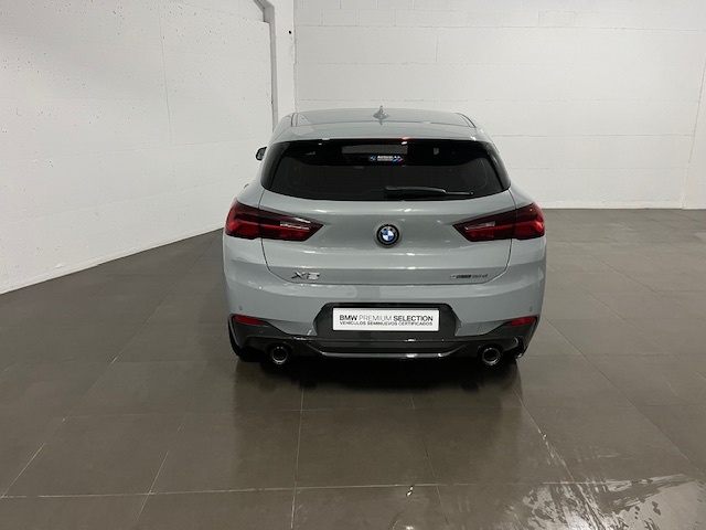 BMW X2 sDrive18d color Gris. Año 2023. 110KW(150CV). Diésel. En concesionario Amiocar S.A. de Coruña