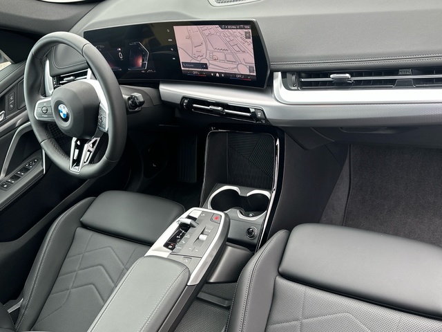 BMW X1 sDrive18d color Blanco. Año 2025. 110KW(150CV). Diésel. En concesionario Triocar Avilés (Bmw y Mini) de Asturias