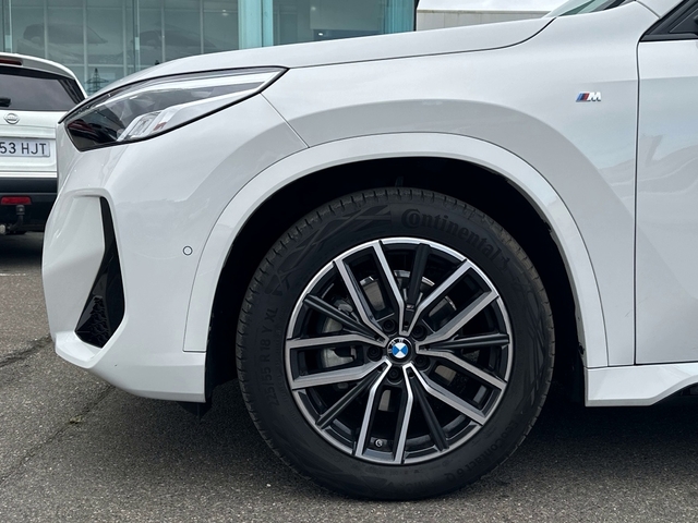 BMW X1 sDrive18d color Blanco. Año 2025. 110KW(150CV). Diésel. En concesionario Triocar Avilés (Bmw y Mini) de Asturias