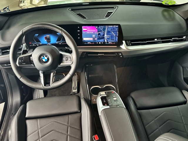 BMW X1 sDrive18d color Negro. Año 2025. 110KW(150CV). Diésel. En concesionario Triocar Gijón (Bmw y Mini) de Asturias